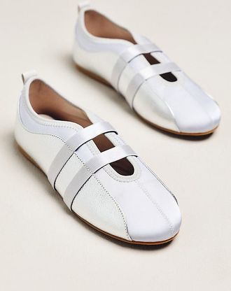 Intentionally blank Sporty Ballet Sneakers