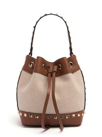 【ヴァレンティノ】 BUCKET BAGS かごバッグ Valentino Garavani Woven design raffia bucket bag | The