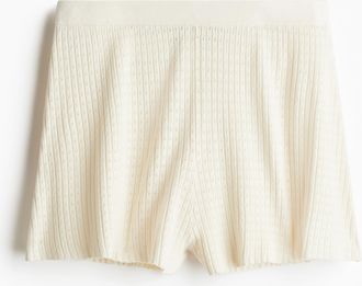 H&M Shorts in Pointellestrick - White