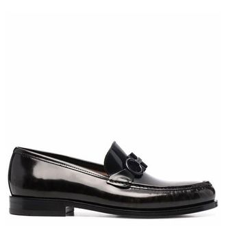 Ferragamo Salvatore Ferragamo Mens Gancini Ornament Moccasin, Brand Size 5.5