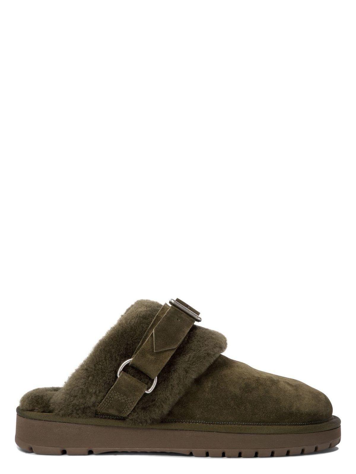 サンダル・ミュール BURBERRY Beige Suede Chubby Slippers Burberry Chubby mule in suede and beige shearling | TheDoubleF