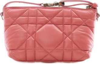 Dior Borsa a mano DiorTravel Nomad piccola in pelle di vitello con motivo Macro-Cannage 2022 - Rosa