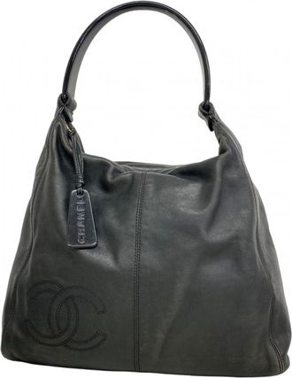 Chanel Leather Shoulder Bag (Pre-Owned)