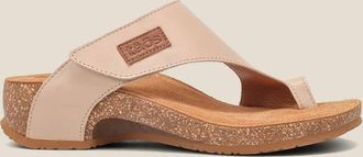 Taos Womens Loop Sandal In Natural
