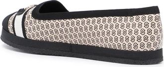 Ferragamo Kelsi Flat - Black
