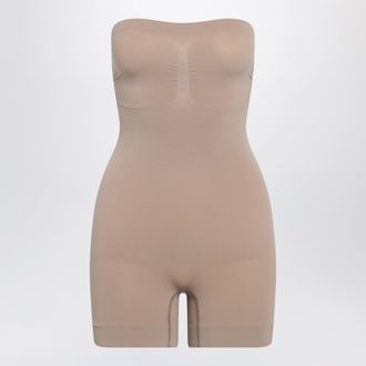 SKIMS Body modellante corto senza spalline Seamless Sculpt marrone Sienna