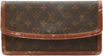 Louis Vuitton Pre-owned Clutches, female, Brown, Size: ONE SIZE Pre-owned Plastic Clutch