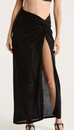 Elan Wrap Skirt Cover In Black