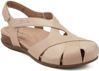 Earth Brentia Sandal in Medium Natural at Nordstrom, Size 9.5