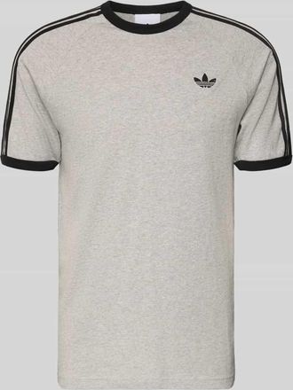 adidas Originals T-Shirt mit Label-Stitching in Mittelgrau Melange, Größe XXL