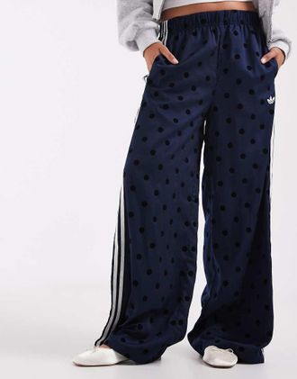 adidas Originals pantaloni della tuta in raso a gamba ampia blu navy a pois