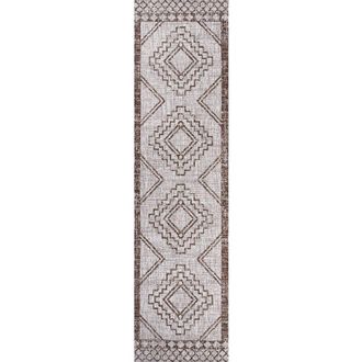Jonathan Y Designs Marokko Diamond Medallion Indoor/Outdoor Area Rug in Beige/brown at Nordstrom, Size 2Ft 0In X 8Ft 0In