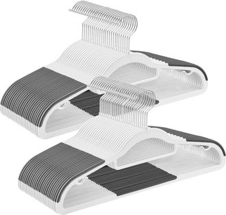 Songmics Grucce 50 Pezzi, Grucce Appendiabiti in Plastica, Antiscivolo, Salvaspazio, Spesso 0,5 cm, Largo 42 cm, Gancio Girevole a 360&deg; Argento, Bianco e