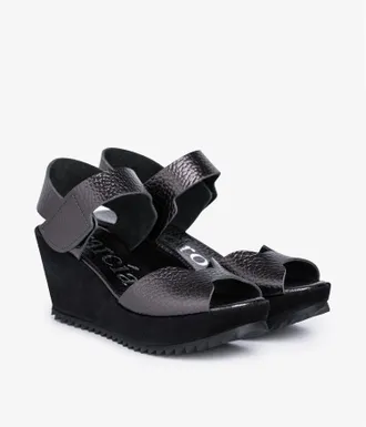 Pedro Garcia Comfort wedge in black metallic suede | Fama | Essentials collection