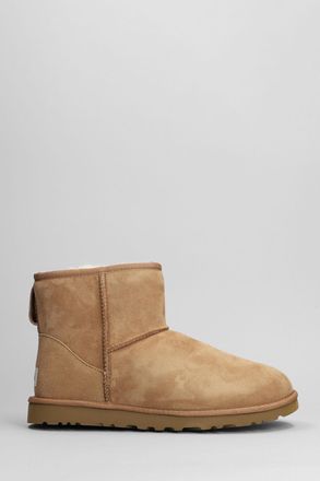 UGG tronchetti tacco basso Classic Mini in camoscio cuoio naturale