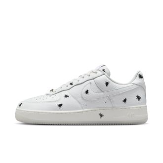 Nike Mens Air Force 1 Retro Shoes in White | IM3081-100