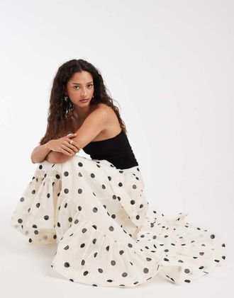 Vero Moda Gonna lunga color crema e nera a pois con volant pronunciati-Bianco
