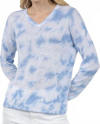 Elliott Lauren Daydreaming Printed V Neck Top In Blue Print