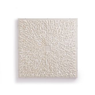 AM.PM Papier-mach&eacute; muurdecoratie onder plexiglas, Sudjo