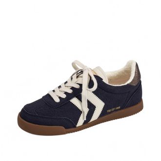 Yellow Box Womens Neevan Sneaker In Navy