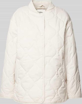 s.Oliver Red Label Relaxed Fit Steppjacke mit Druckknopfverschluss in Offwhite, Gr&ouml;&szlig;e 46