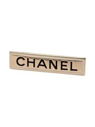 Chanel 2021 Gold Plated Logo Plate Brooch costume brooch - women - Gold Plated - One Size