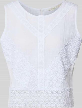 Apricot Regular Fit Top mit Lochstickerei in Offwhite, Gr&ouml;&szlig;e XXL