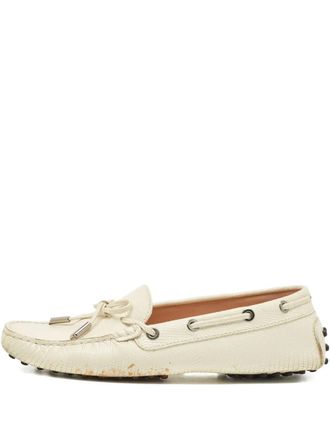 Tod's Gommino embossed leather loafers - women - Calf Leather/Rubber/Calf Leather/Calf Leather - 37.5 - Neutrals