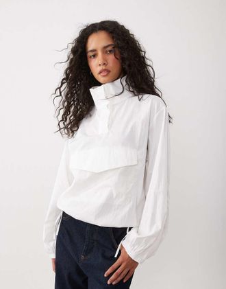 Asos giacca coordinata tecnica con collo alto a imbuto e maniche a palloncino in ecru-Bianco