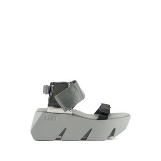 United Nude Bull Run