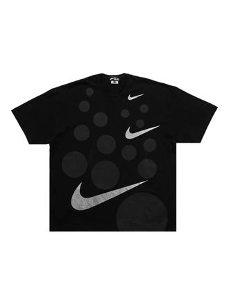 Comme Des Gar&ccedil;ons swoosh circle-print t-shirt - Black