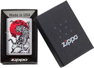 Zippo Accendino Zippo Asian Tiger Design 29889, Accendino Antivento Ricaricabile Zippo Realizzato in Metallo con Caratteristico click Zippo Color Cromato