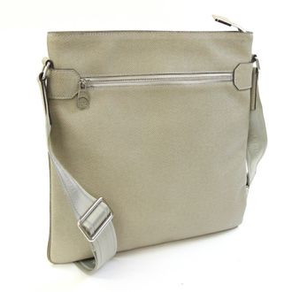 Louis Vuitton Taiga Polaire Taiga Leather Shoulder Bag (Pre-Owned)