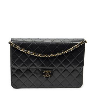 Chanel Pre-owned Womens Vintage Push Lock Straight Flap Shoulder Bag - Black - One Size