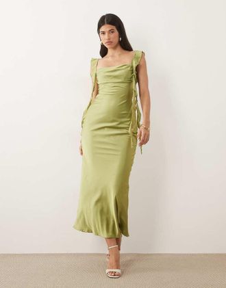Princess Polly Lanai - Vestito lungo in raso verde oliva con scollo squadrato e drappeggio