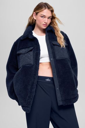 Alo | Sherpa Edge Shacket Jacket in Navy Blue, Size: Medium