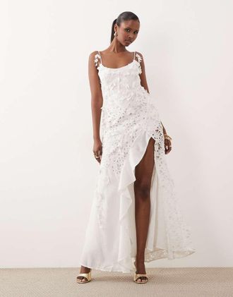Asos Vestito lungo bianco con motivo alluncinetto a fiori in 3D