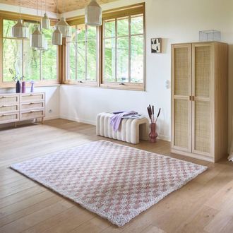 Sweeek Old Pink & Cream Checkerboard Interior Rug | Size: 160 cm x 230 cm