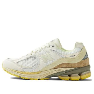 New Balance AURALEE x 2002R White M2002RA1