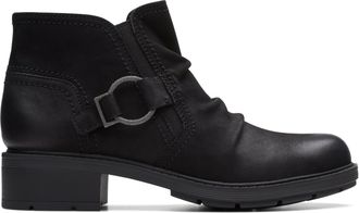 Clarks Hearth Faye in Black Nubuck