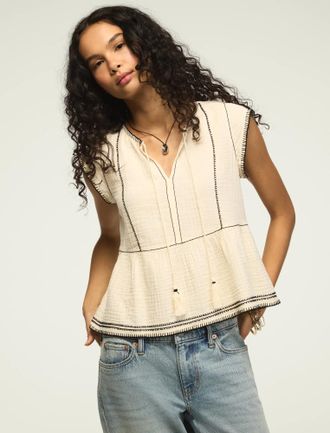 Lucky Brand Womens Contrast Embroidered Ruffle Top