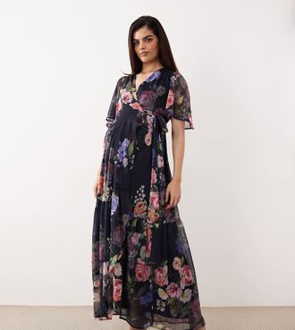 Hope & Ivy Maternity Vestito lungo a portafoglio allacciato in vita color blu navy a fiori con maniche con volant