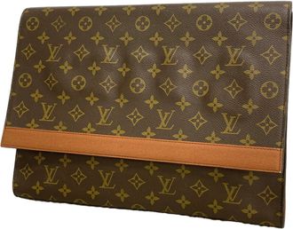 Louis Vuitton Brown Clutch Bag (Pre-Owned)