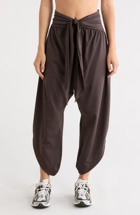 Free People Retreat Yoga Pants in Chocolate at Nordstrom, Size X-Large