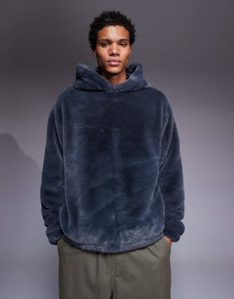 Asos Felpa vestibilità comoda in pelliccia sintetica grigia con cappuccio e tasche con entrata laterale-Grigio