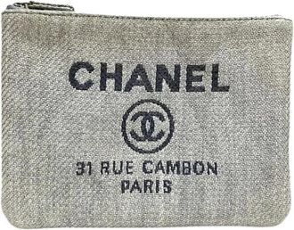 Chanel Pre-owned Clutches, female, Gray, Size: ONE SIZE Pre-owned Deauville Raffia Pouch