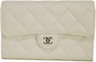 Chanel White Leather Wallet (Tri-Fold) (Pre-Owned)