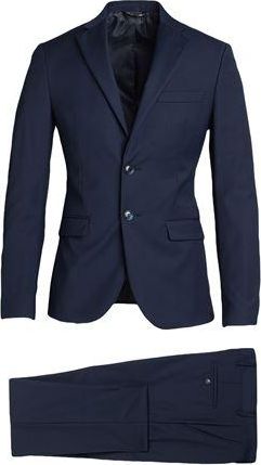 Alessandro Gilles Suits