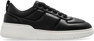 Ferragamo Caro Low-Top Logo Sneakers - Heren - Sneakers - Zwart - 43 EU - Leer - Schoenen