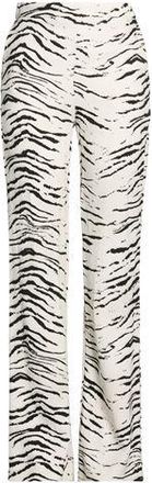 Elisabetta Franchi HOSEN & R&Ouml;CKE - Hosen auf YOOX.COM